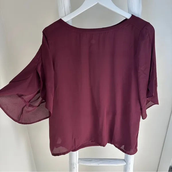 LOFT Deep Burgundy Short Sleeve Mixed Media Blouse Size Medium - Image 9