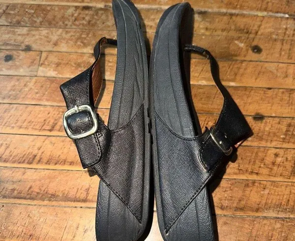 FitFlop black thong rubber platform size 8 flip flops - Image 6