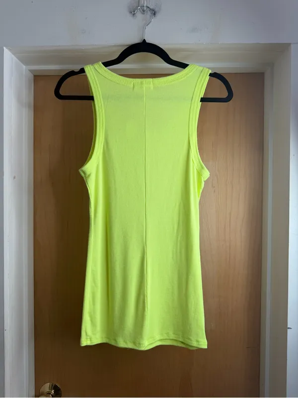 Zenana Neon Yellow Ribbed Button Front Tank Top Size: Large - Image 4