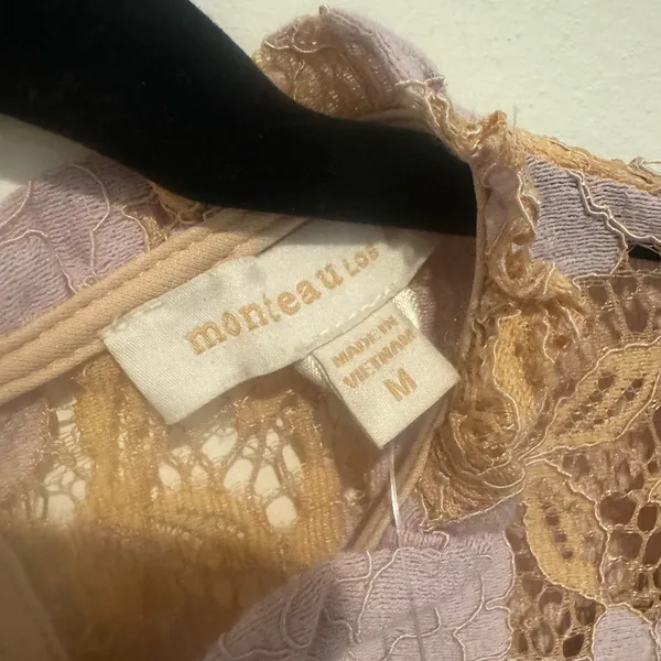 Monteau Gold and Cream Lace Floral Blouse - Image 4