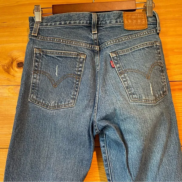 Levi's Wedgie Fit High Rise Distressed Ankle Jeans in Higher Love Medium Wash 26 - Image 5