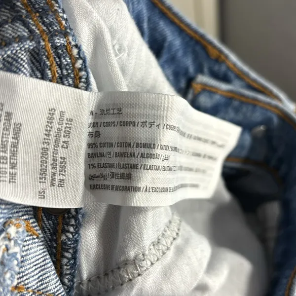 Abercrombie & Fitch The 90s Relaxed Jean Ultra High Rise Jeans - Image 9