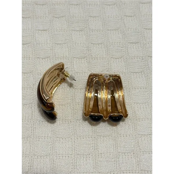 8 Other Reasons Gia Stud Earrings Brown / Gold - Image 6