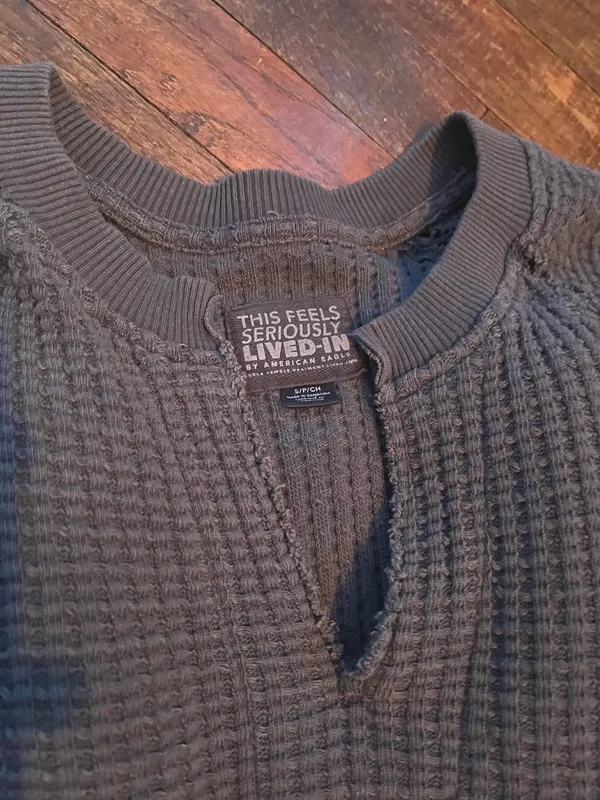 American Eagle Sweater - Image 3