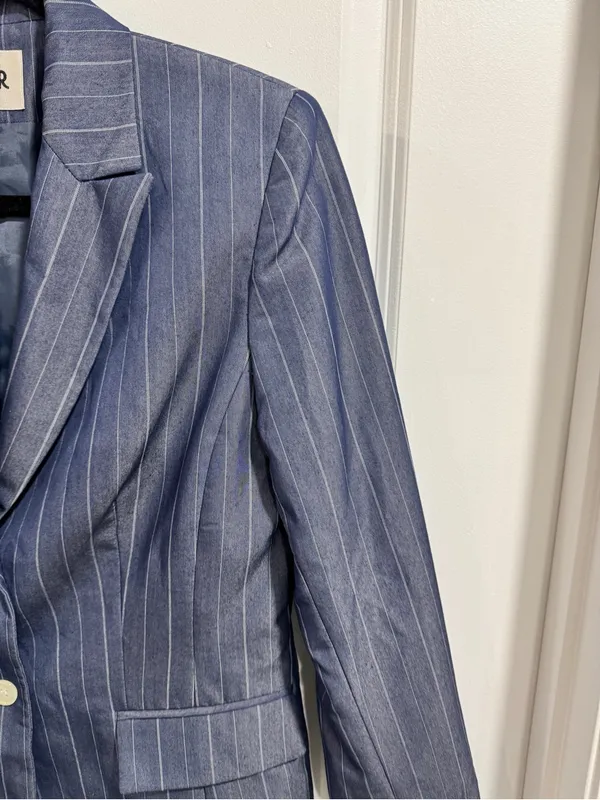 Kasper Blue Pinstripe Two Button Blazer Jacket Size 4 Career Office Professional - Image 4