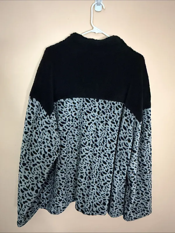 Women's Black & Gray Leopard Sherpa Half - Image 5