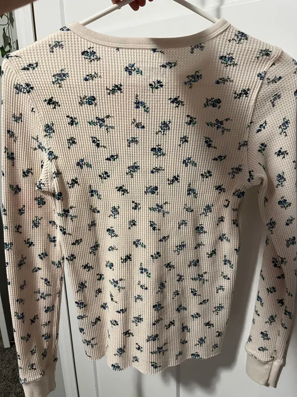 American Eagle Outfitters Cream Long Sleeve - Image 2