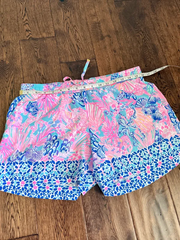 Lilly Pulitzer Shorts - Image 4