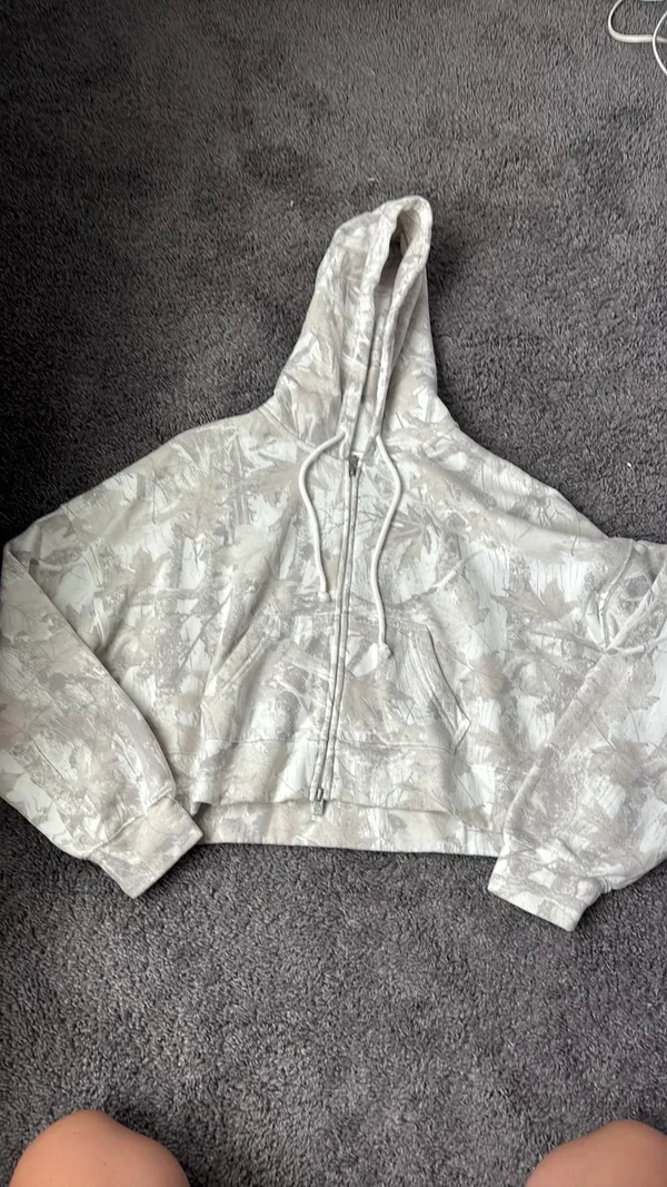 Hollister Camo Zip-Up Sweater - Image 5