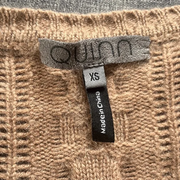 Quinn Cashmere knit sweater. Size XS - Image 3