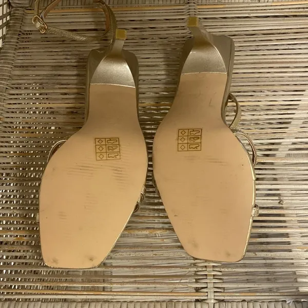 Truffle Collection Gold Strap Square Front Heel Size 6 - Image 5