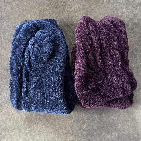 Women’s Winter Essentials Chenille Lounge Socks 1x Navy 1x Purple Size 4-10 NEW - Image 3