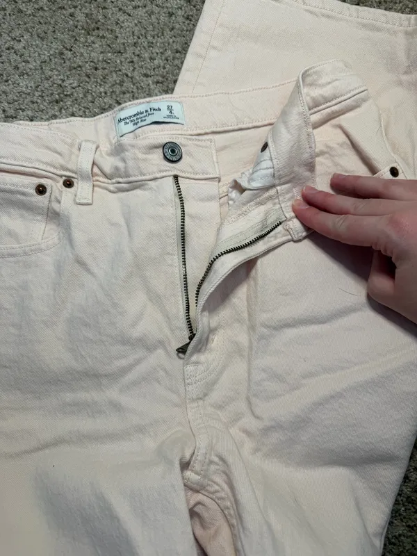 Abercrombie High-Rise 90s Relaxed Jeans - Image 3