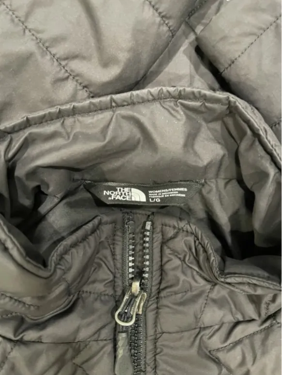 Women’s North Face Jacket Size Large - Image 8