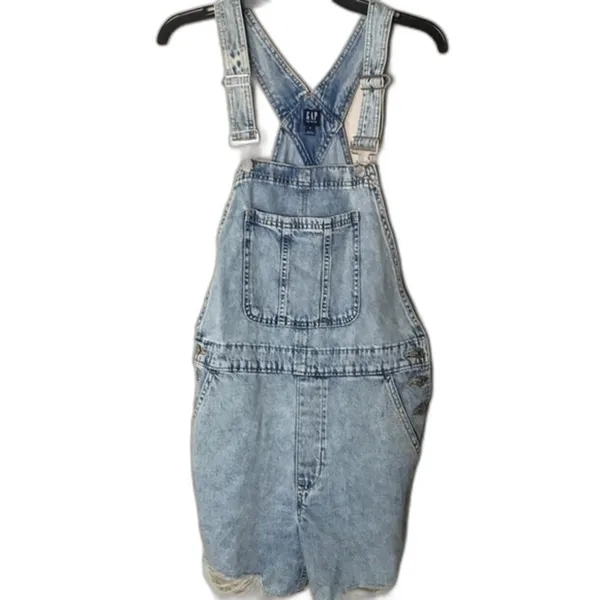 GAP Women's Distressed Denim Shortalls Washwell‎ Light Wash Overalls Medium - Image 2