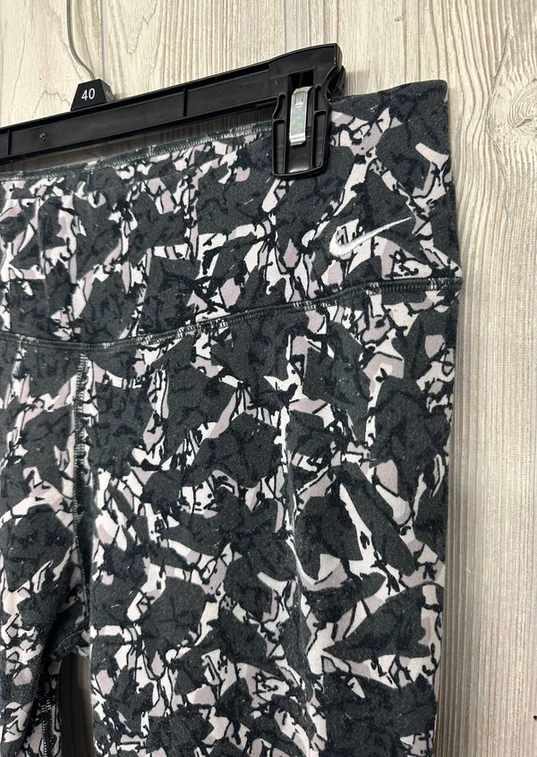 Nike Women's Legend 2.0 Dri-FIT Cotton Printed Capri - Image 3