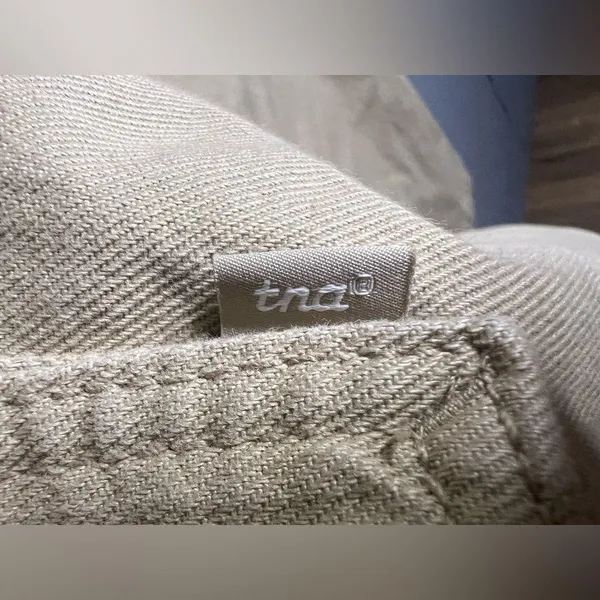 ARITZIA Tna Cargo Khaki Pants in size 0 - Image 4
