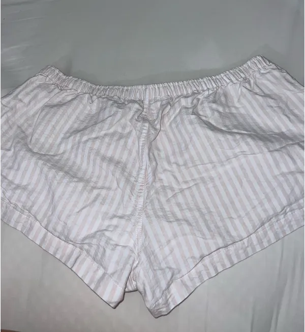 Brandy Melville Pink and white striped boxer shorts !! - Image 2