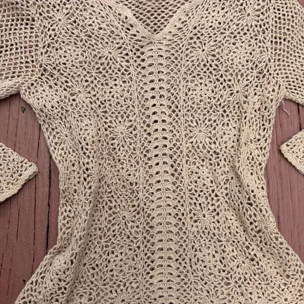 Boho crochet knit top size xs/s lightweight tan colored - Image 5