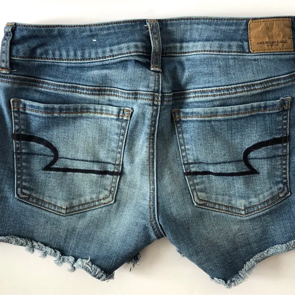 American Eagle Jean Shorts with Frayed Hem Size 2 - Image 3