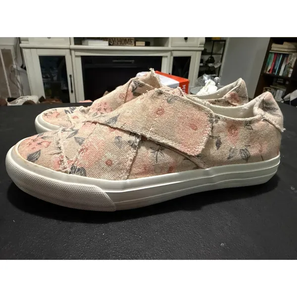 Gypsy Jazz Pink Floral‎ Sneaker in 9 NWOB - Image 2