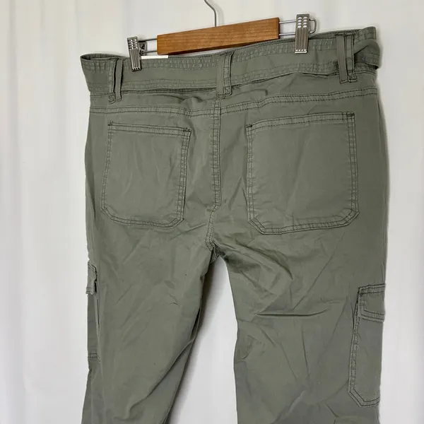 Wallflower Green Feisty Curvy Low Rise Fit Cargo Flare Pants Juniors 11/30 - Image 6