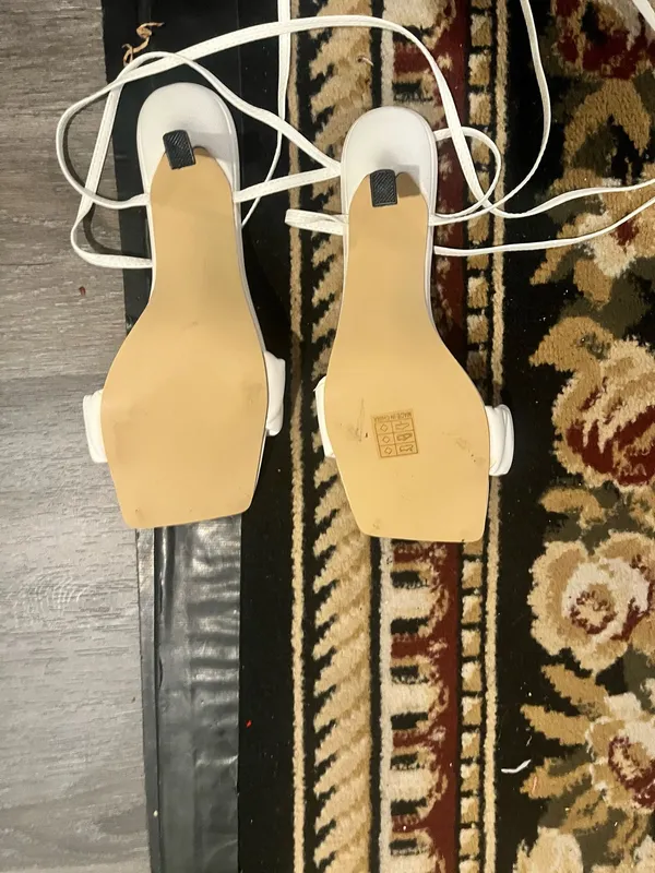 White strappy tie up heels Size 7.5 - Image 3