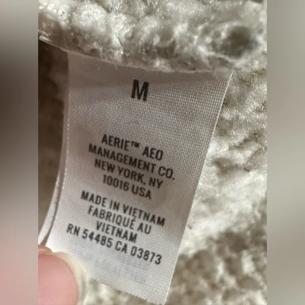 AERIE Ivory Cloud Sherpa Oversized Sweater Super Soft Cozy size Medium - Image 4