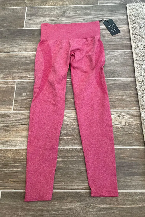 NVGTN Crimson Contour Seamless Leggings - Image 2