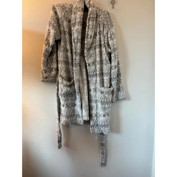 Daydream by Berkshire Home Grey Fair Isle Fleece Robe Shawl Collar Medium - Image 5