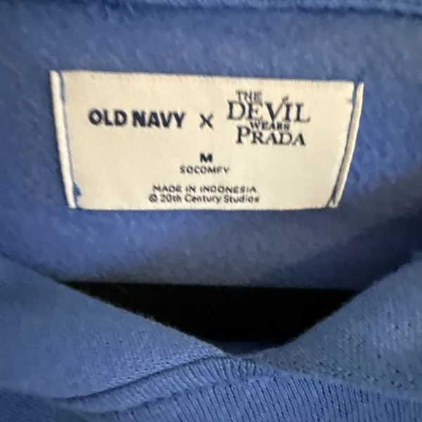 Old Navy x The Devil Wears Prada SoComfy Oversized Blue Pullover Hoodie Medium - Image 2