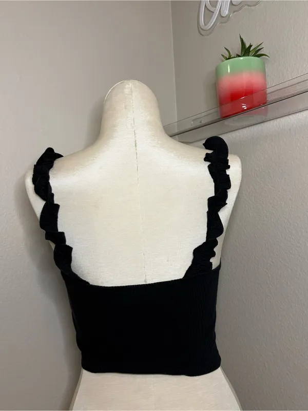 Aritzia Sunday best Black Ruffle Strap Ribbed Crop Tank Top summer casual XXS - Image 4