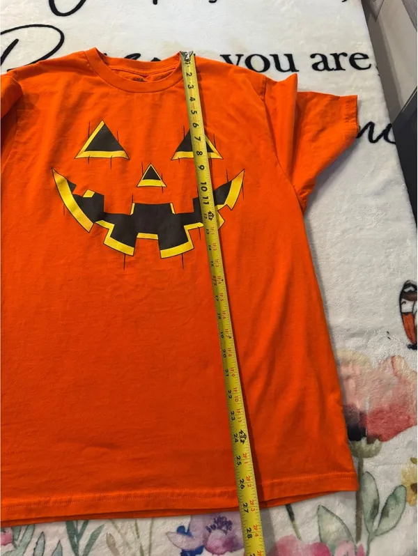 Halloween T-shirt Size M Orange Pumpkin Jack-O'-Lantern - Image 5