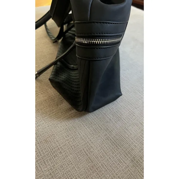 Torrid Satchel Bag Womens Large Black Faux Leather Chevron Zip Pockets Purse - Image 4