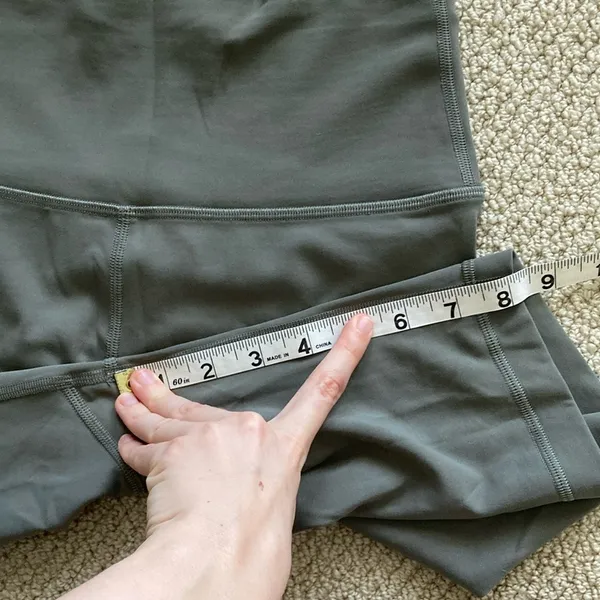 Lululemon Wunder Train High Rise Shorts 8” Size 6 Grey Sage Green Everlux EUC - Image 12