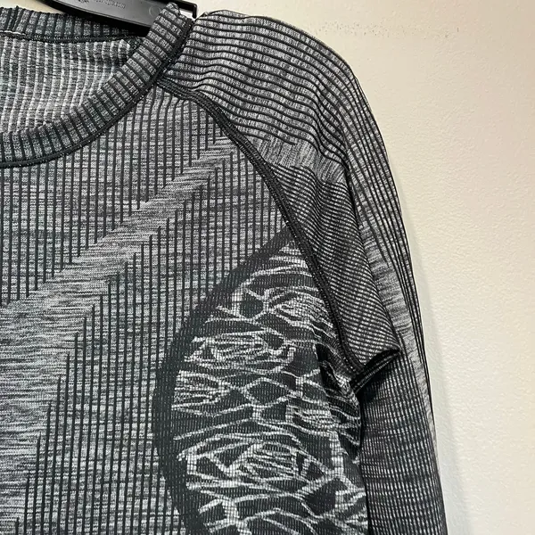 Lululemon Rest Less Pullover Gray Heathered‎ Black Seamless Long Sleeve M/L - Image 4
