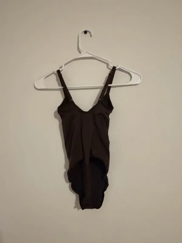 SKIMS Bodysuit Thong Sculpting - Image 2