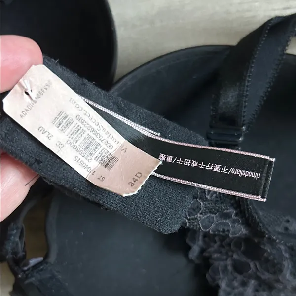 Victoria's Secret Black Lace Trim Bra - Image 6