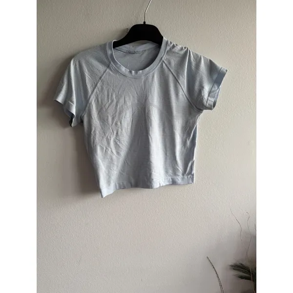 Lululemon Swiftly Tech Short Sleeve crop Light Blue Size‎ 6 flaw - Image 2