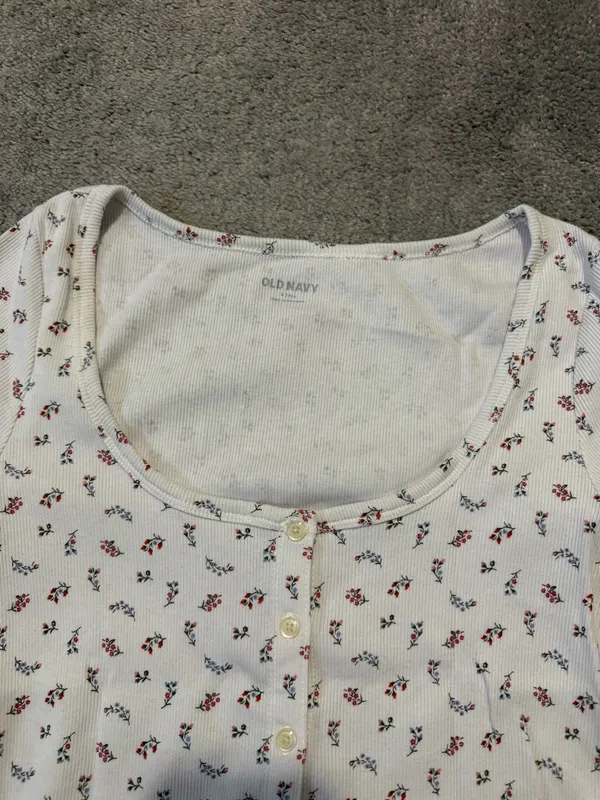 Old Navy Floral Henley Tee - Image 2