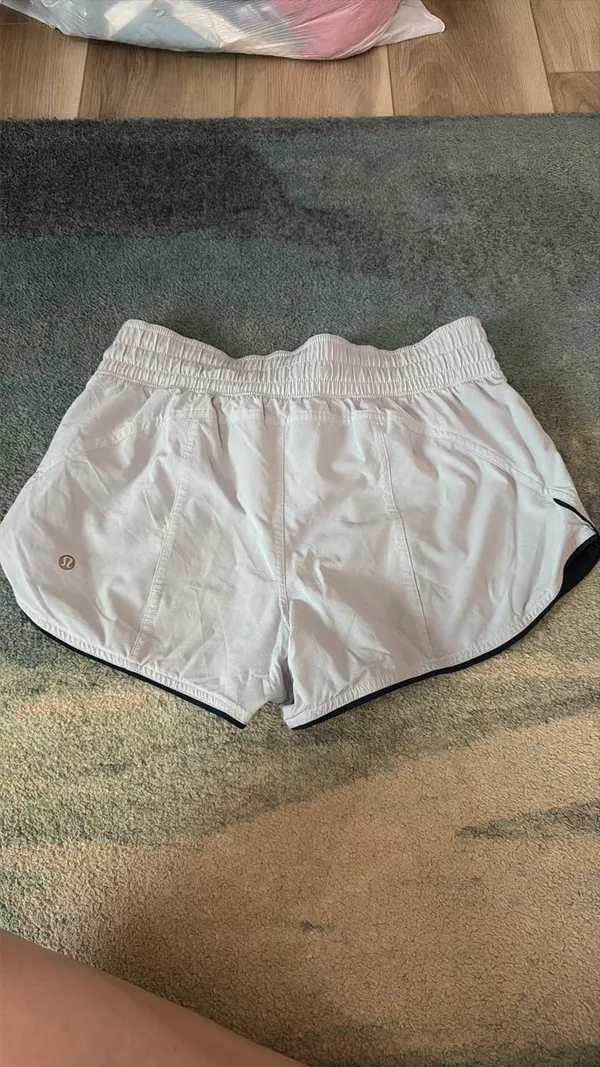 Lululemon Reversible Black/Light Grey Size 6 Shorts  - Image 2