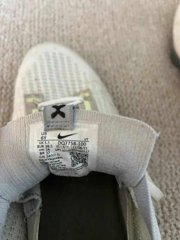 Nike Air Vapormax Flyknit 2 - Image 6