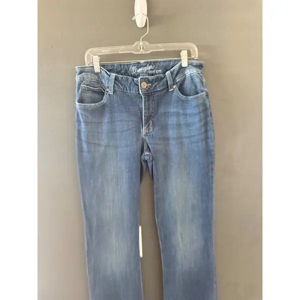 Wrangler Women's 30 Medium Wash Blue Denim Boot Cut Jeans‎ Mid Rise Western - Image 3