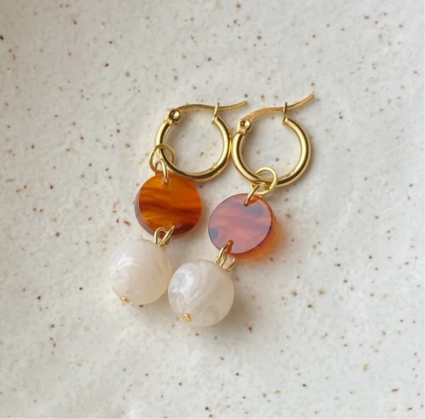 Handmade German acrylic beads & tortoiseshell hoop 2WAY dangle earrings🤎 - Image 6