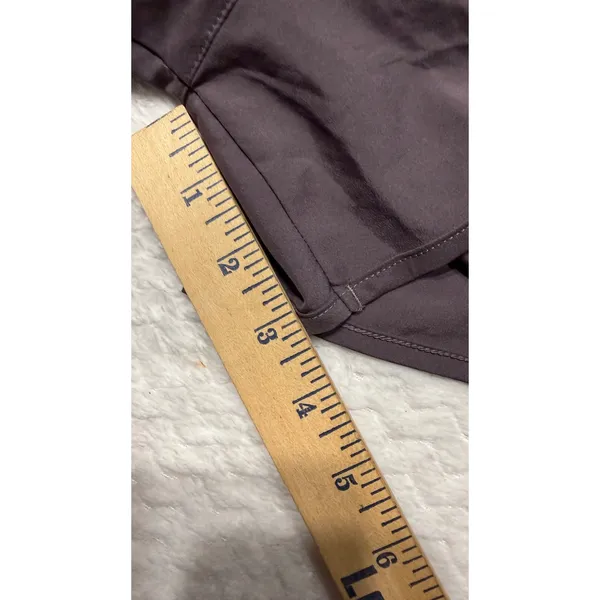 Under Armour HeatGear Women XL Running Shorts Dark Mauve Loose Fit 4534 - Image 6