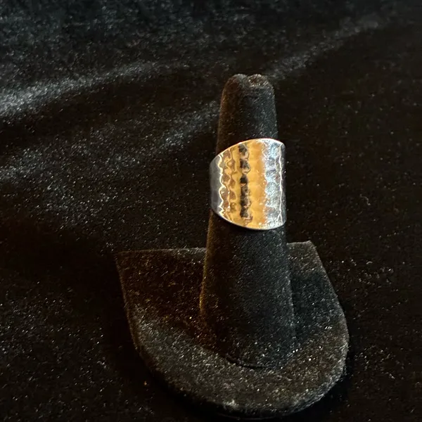 Statement Silver tone Hammered Wide Cigar Band Ring Size 6 - Image 2