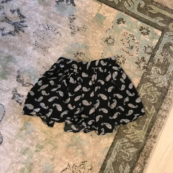 BRANDY Melville paisley skirt mini skirt - Image 3