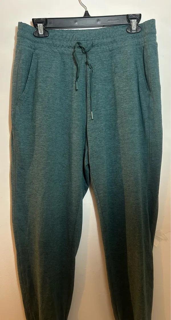 90 Degrees by Reflex A versatile athleisure set. Size: L. $30. - Image 6