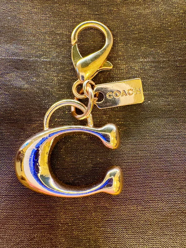 Key chains, bracelet, etc. smoke free home - Image 6
