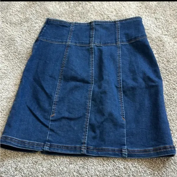 Free people high waisted denim skirt‎ size 4 - Image 5